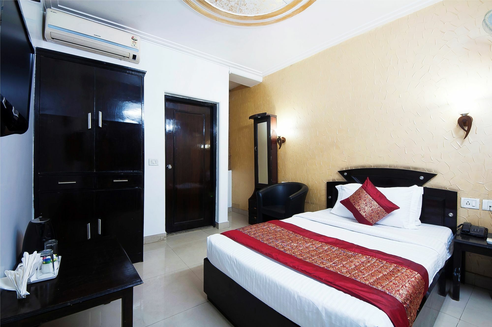 Airport Noratan Palace 3*