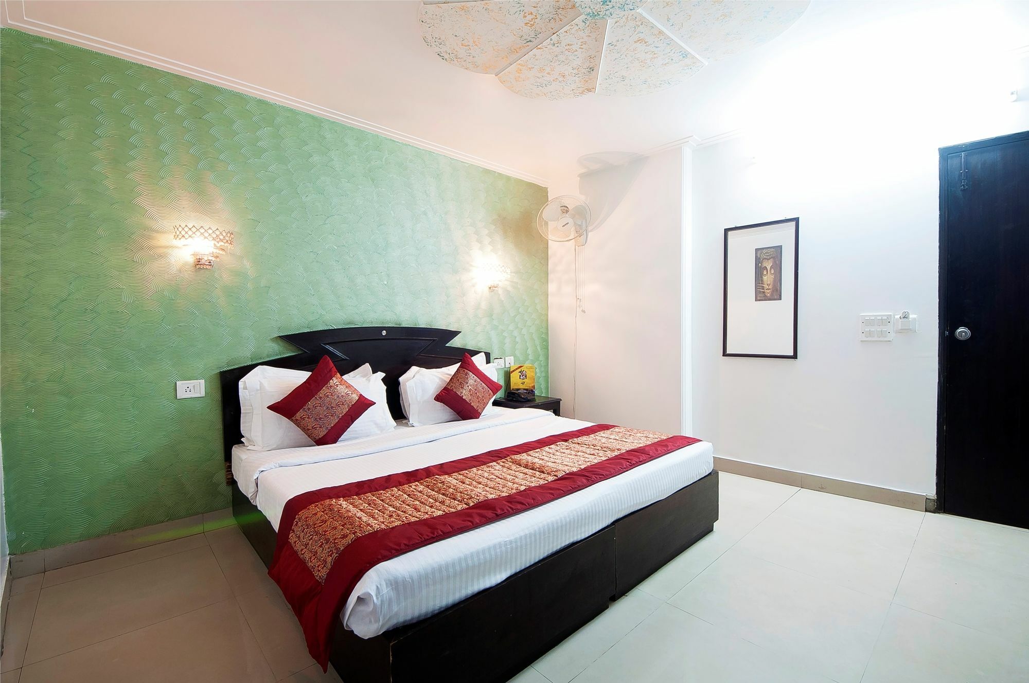 Airport Noratan Palace 3*