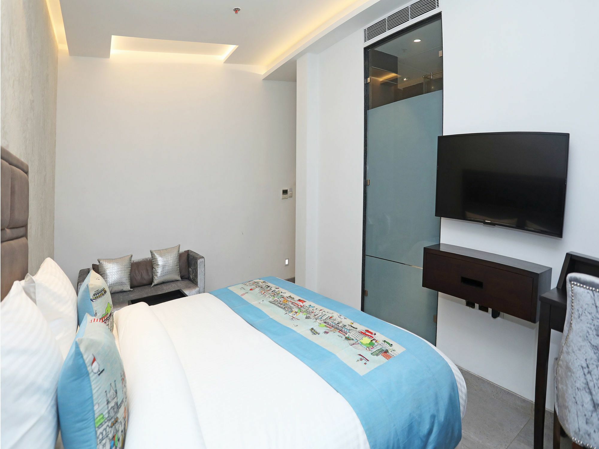 Oyo 11071 Tisya Hotel Delhi (National Capital Territory of India)