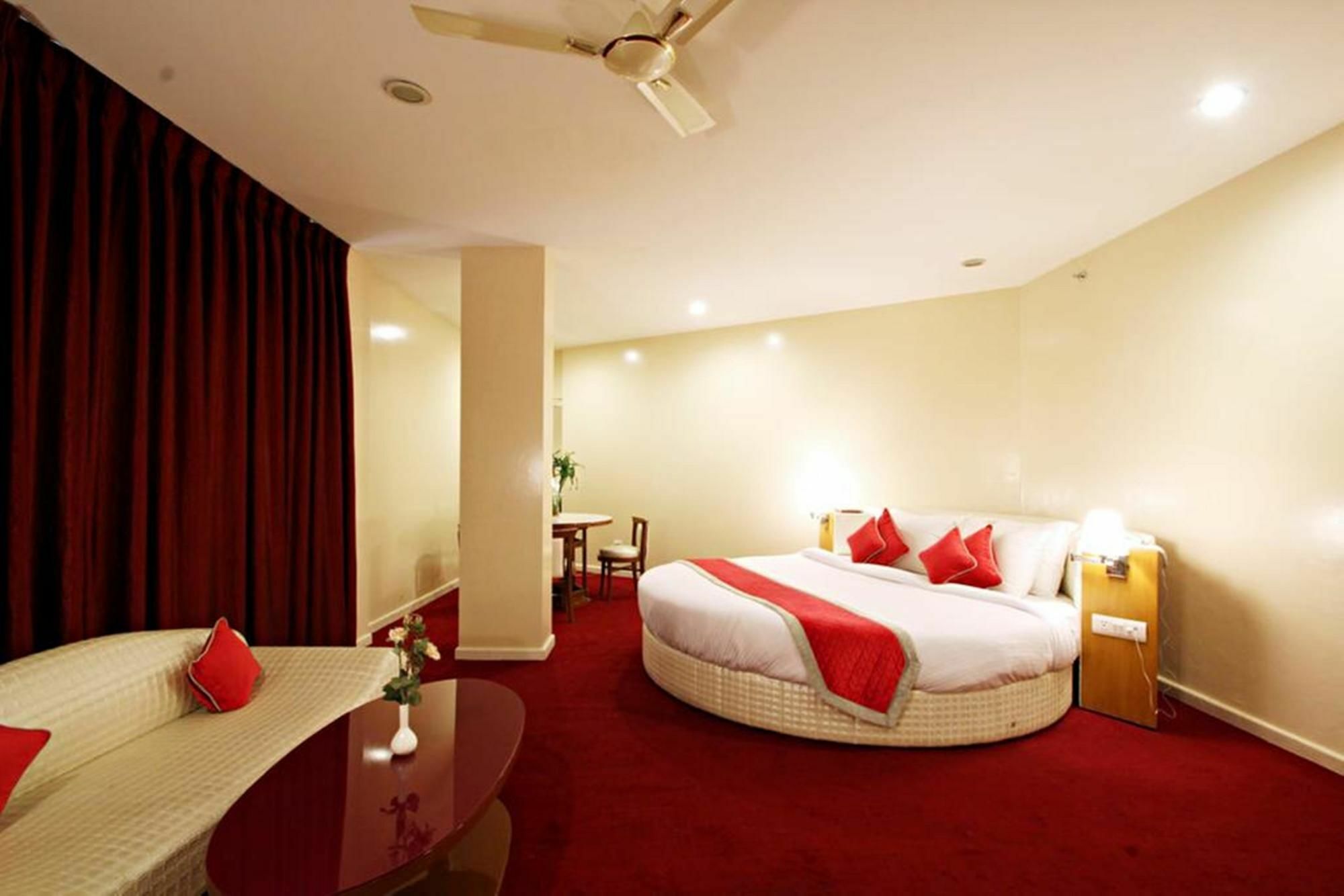 Airport Ramhan Palace Mahipalpur Hotel