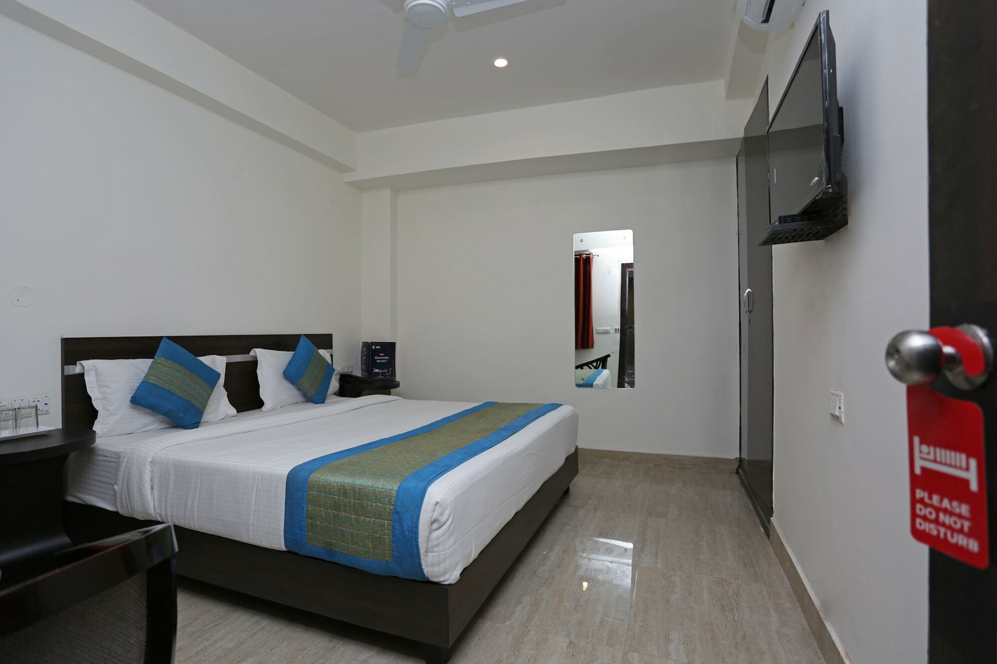 Airport Heights 3*