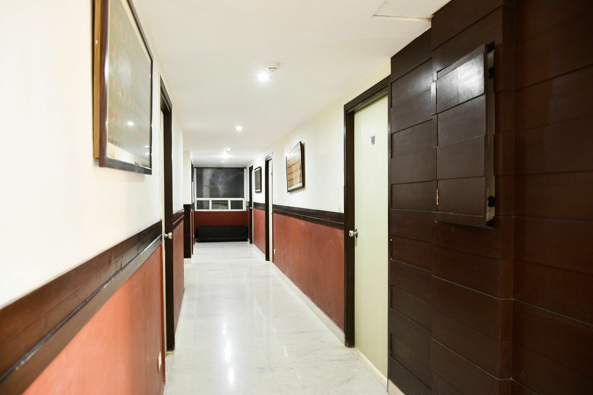 Lotus Airport 3*