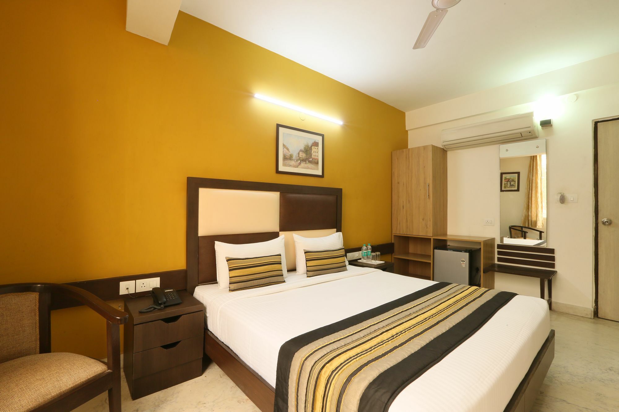 Hotel Lotus Airport