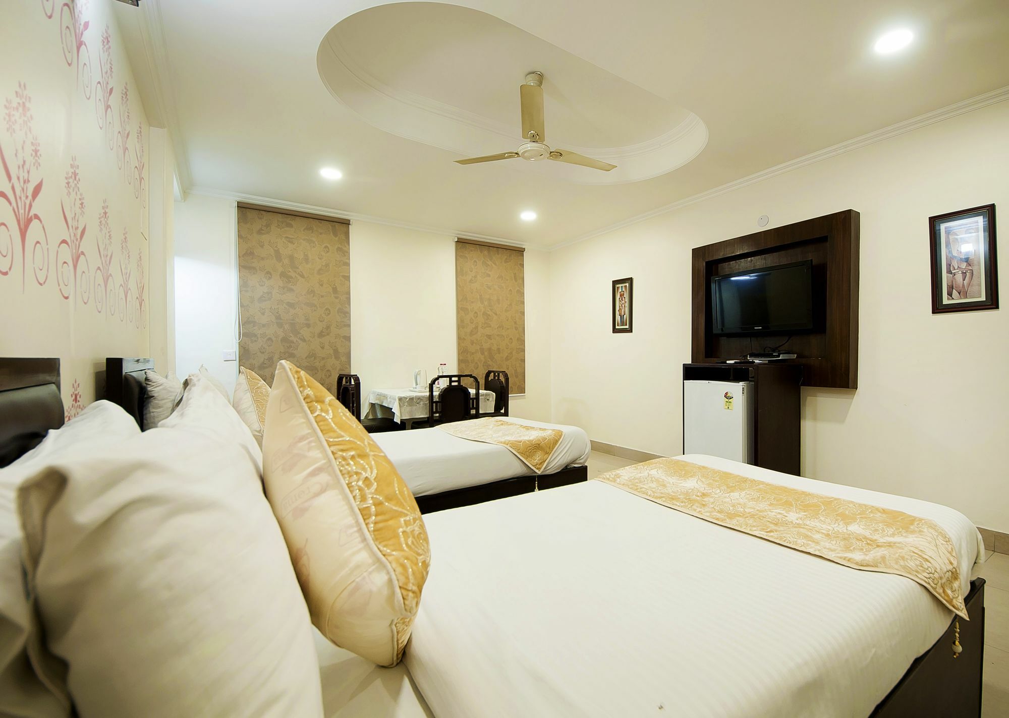 Hotel Dakha International - Karol Bagh, New 3*