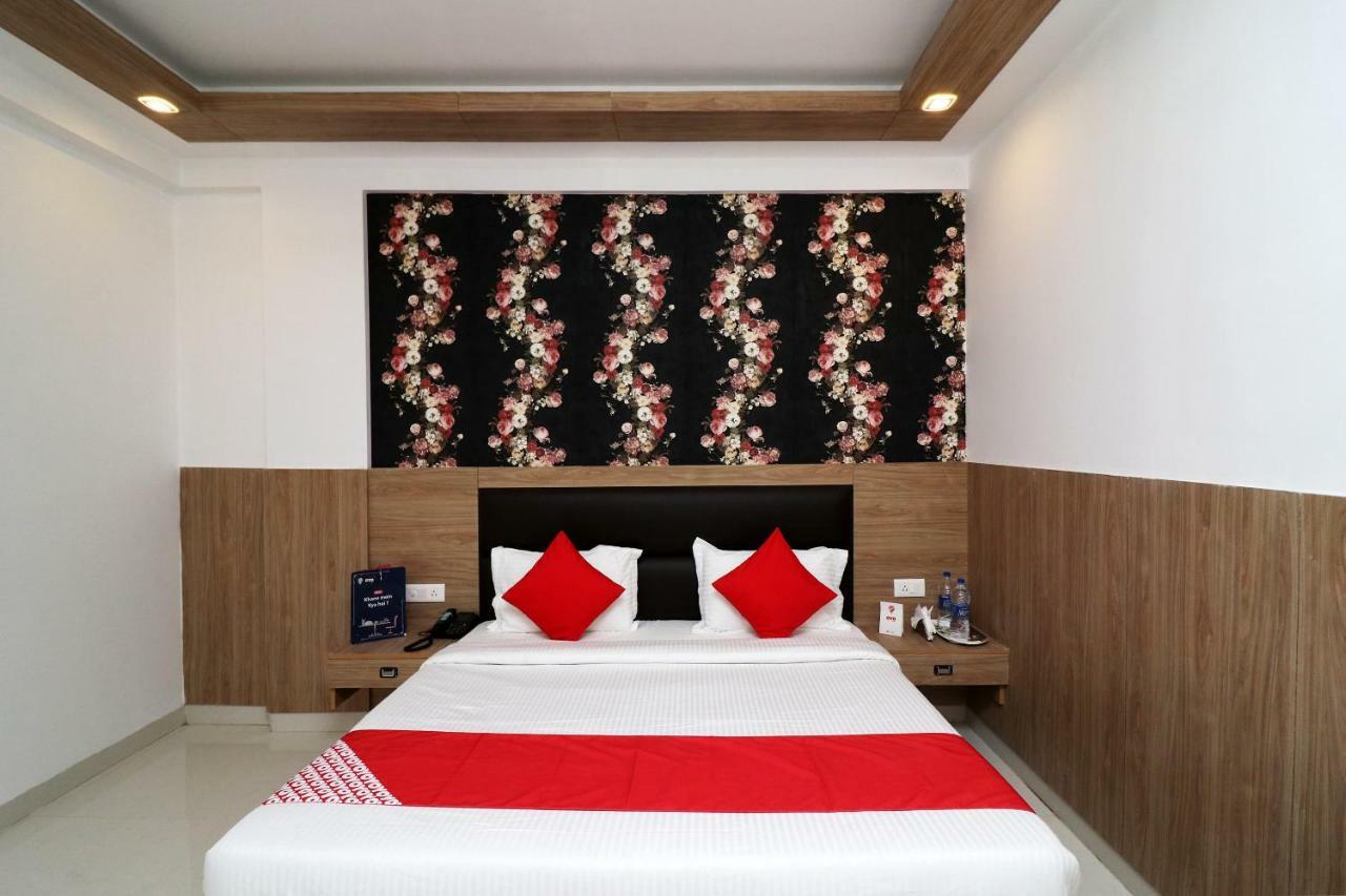 Capital O 24248 Salt N Rove Hotel New Delhi