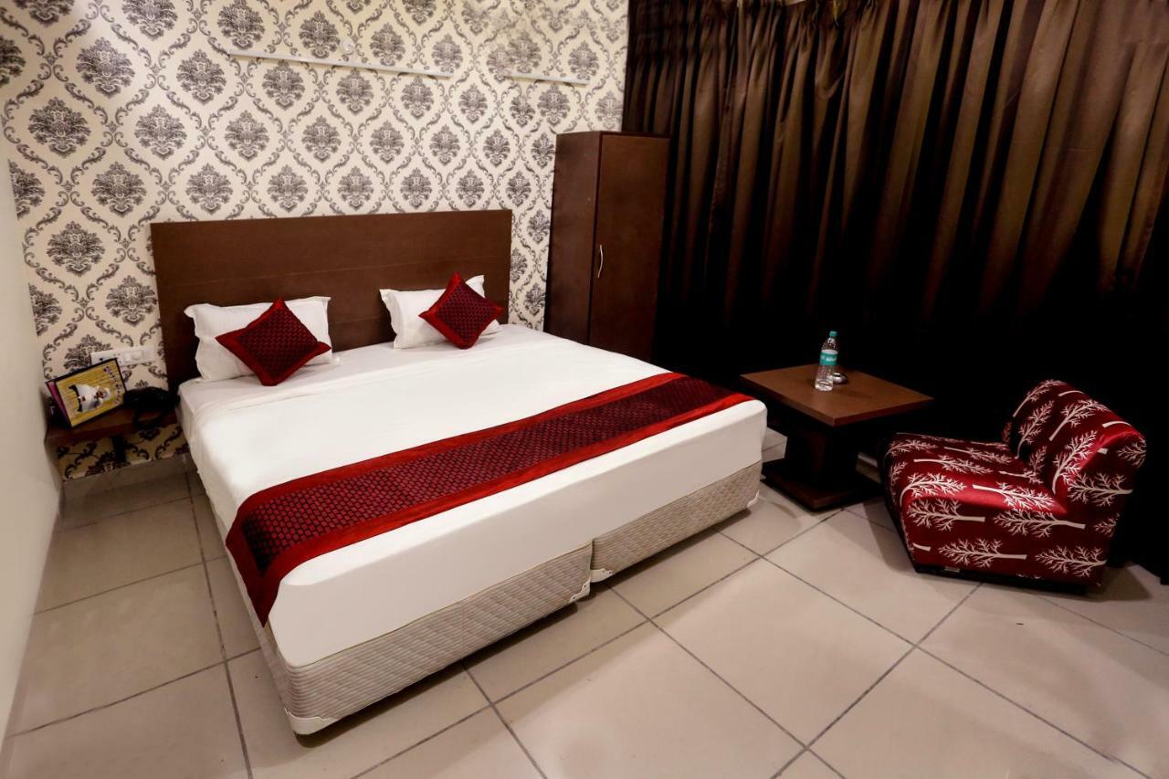 Airport Hotel Edge Home Stay Hotel