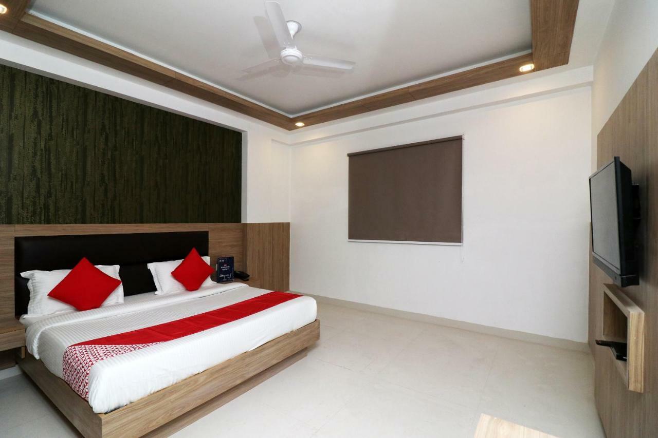 Capital O 24248 Salt N Rove New Delhi