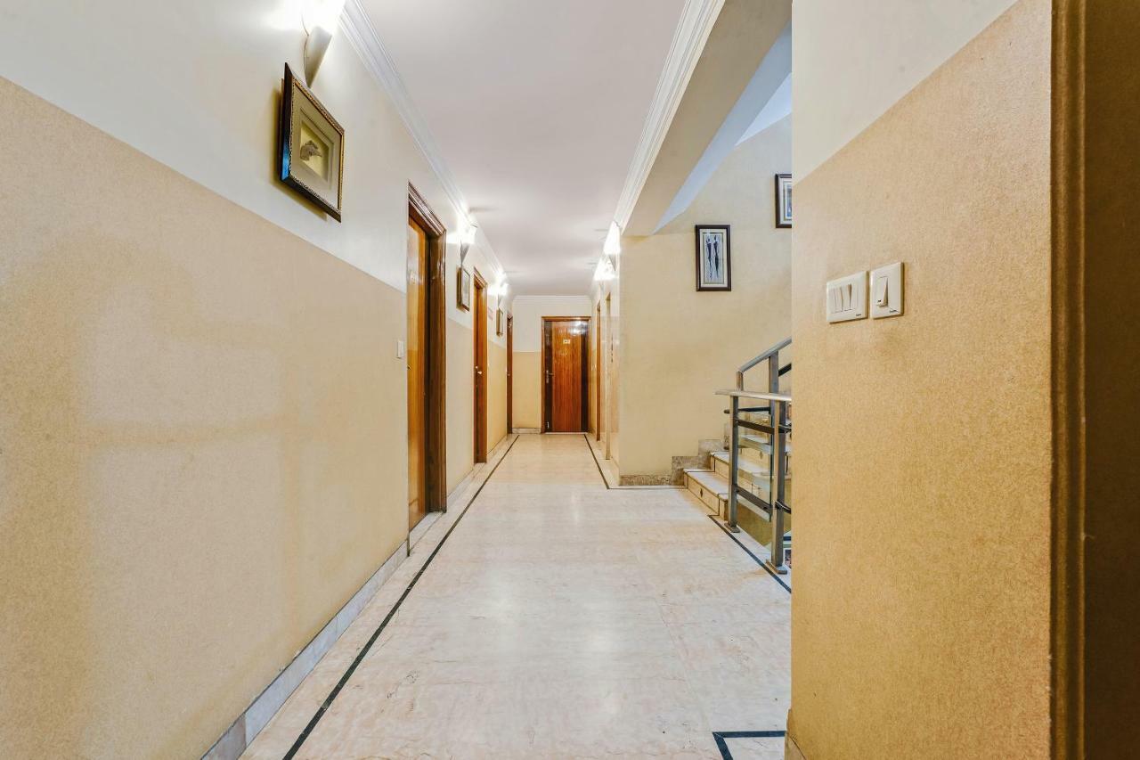 Capital O 41598 Singh Sahib Deluxe Hotel