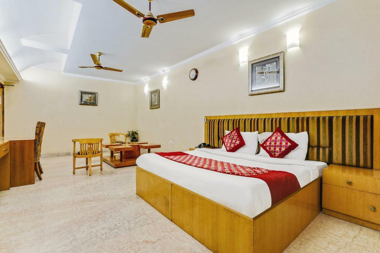 Capital O 41598 Singh Sahib Deluxe 3* Delhi (National Capital Territory of India)