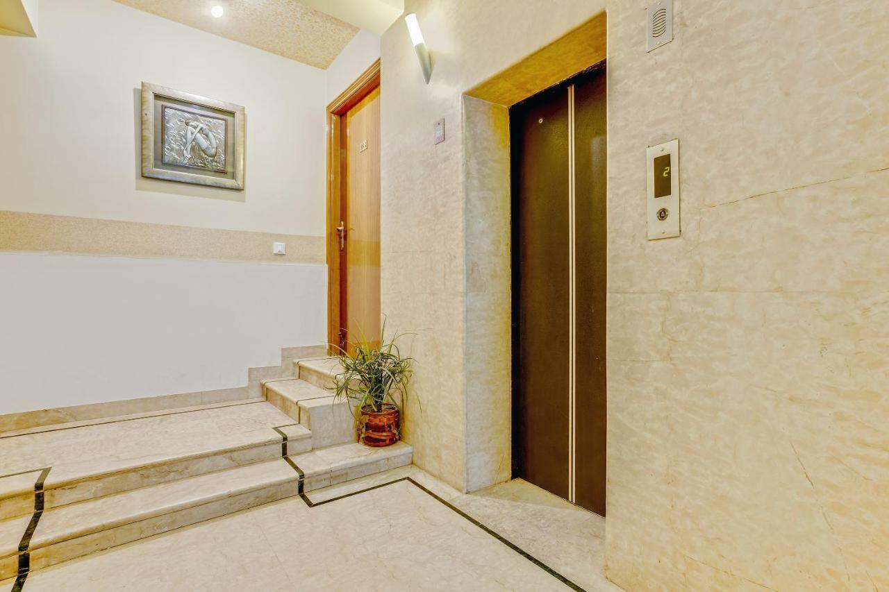 Capital O 41598 Singh Sahib Deluxe Hotel
