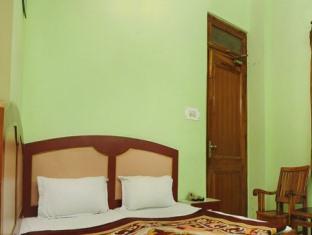 Hotel Adb Crystal Deluxe New Delhi