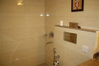 Classic Diplomat Hotel