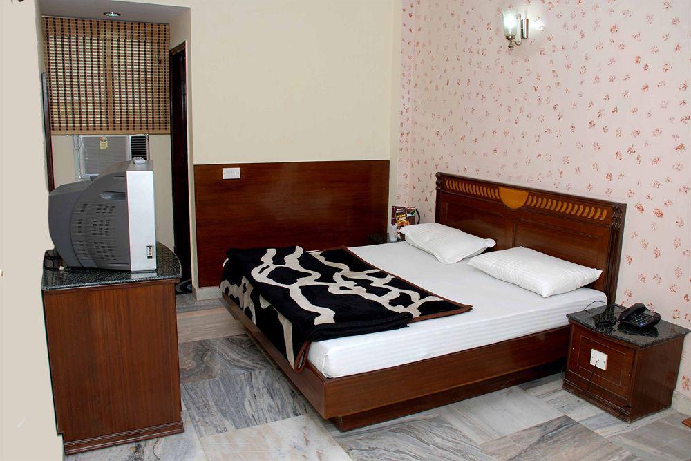 Hotel O Paharganj Near Railway Station Formerly Chand Palace