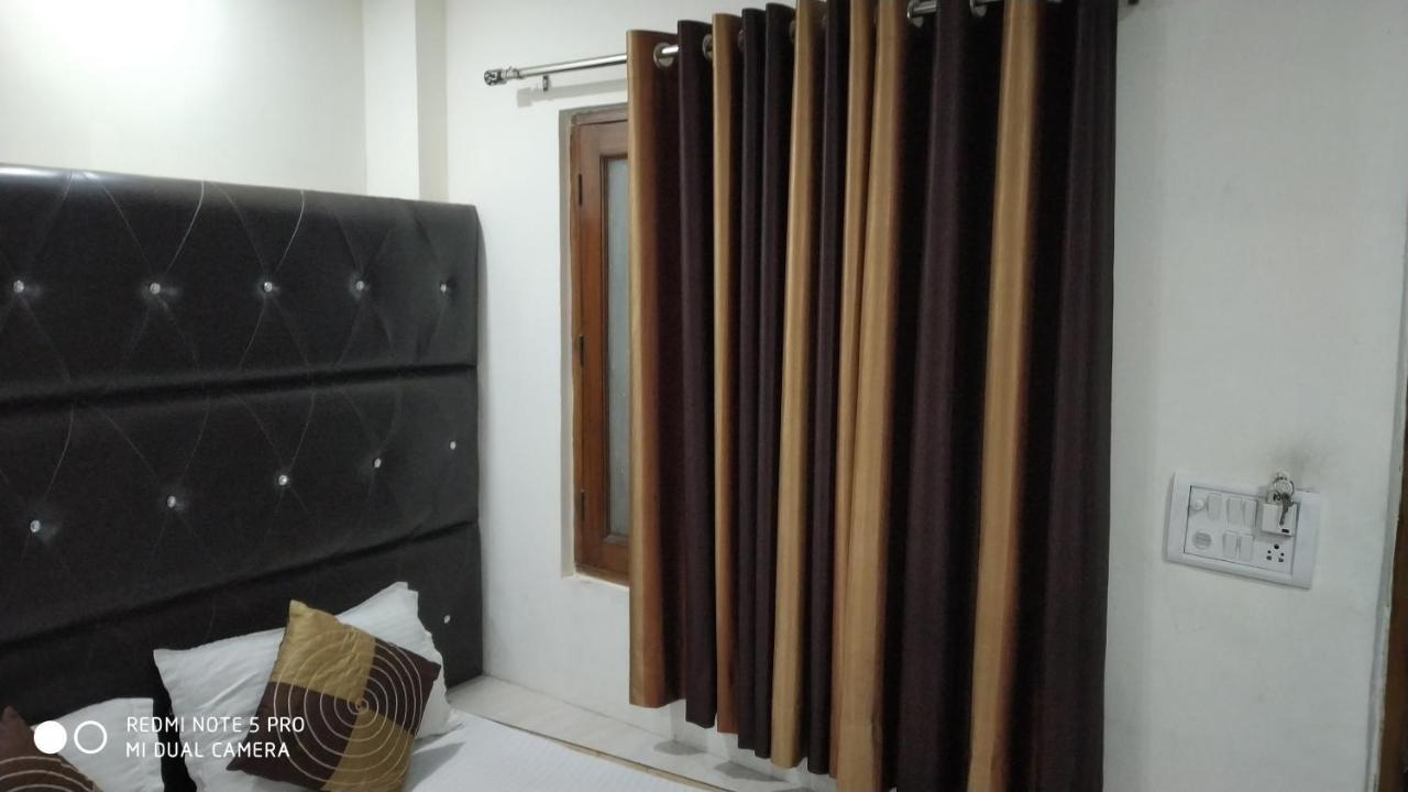 Adb Crystal Deluxe Hotel 2*