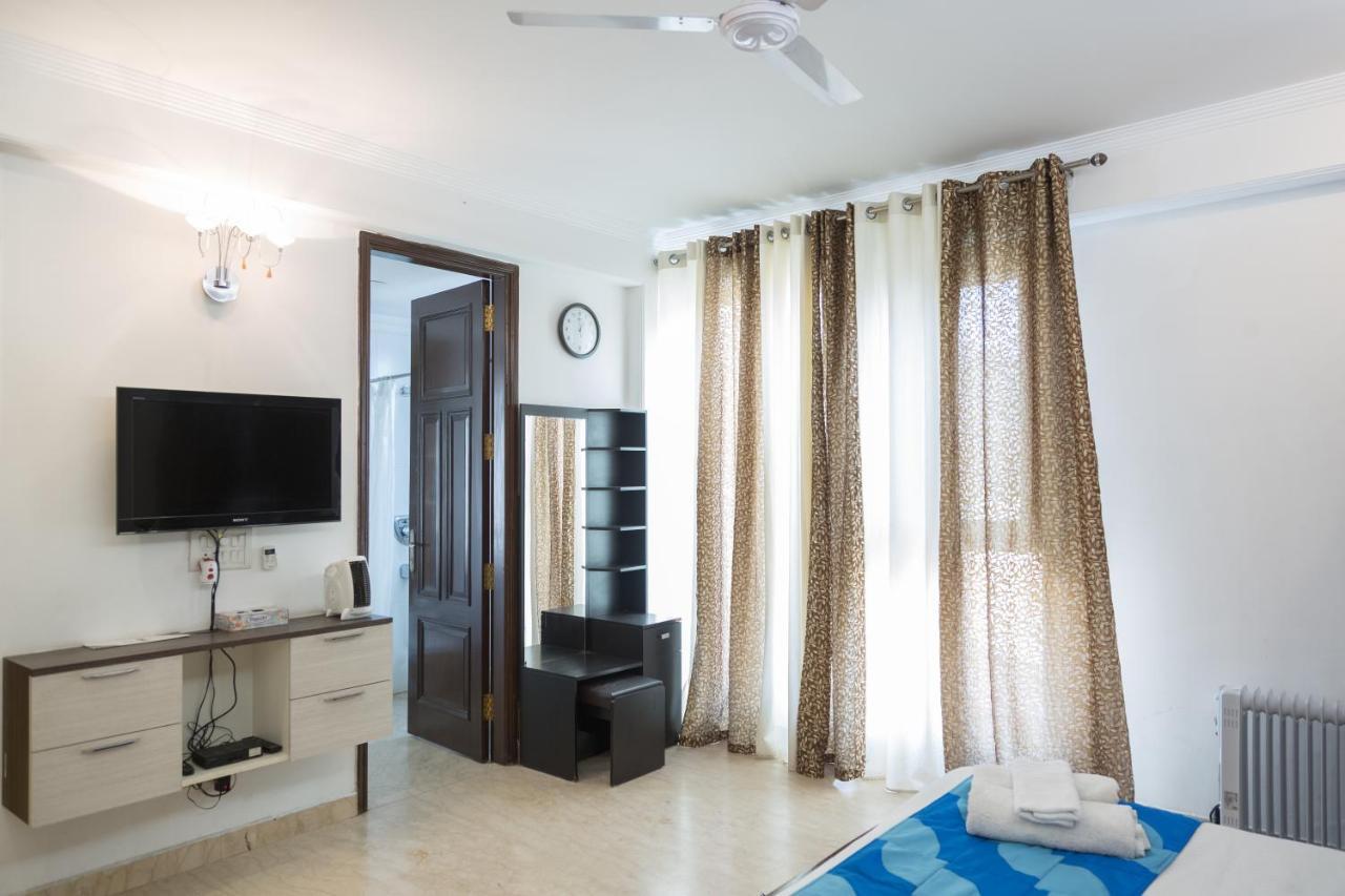 Under My Roof - Classic Delhi (National Capital Territory of India)