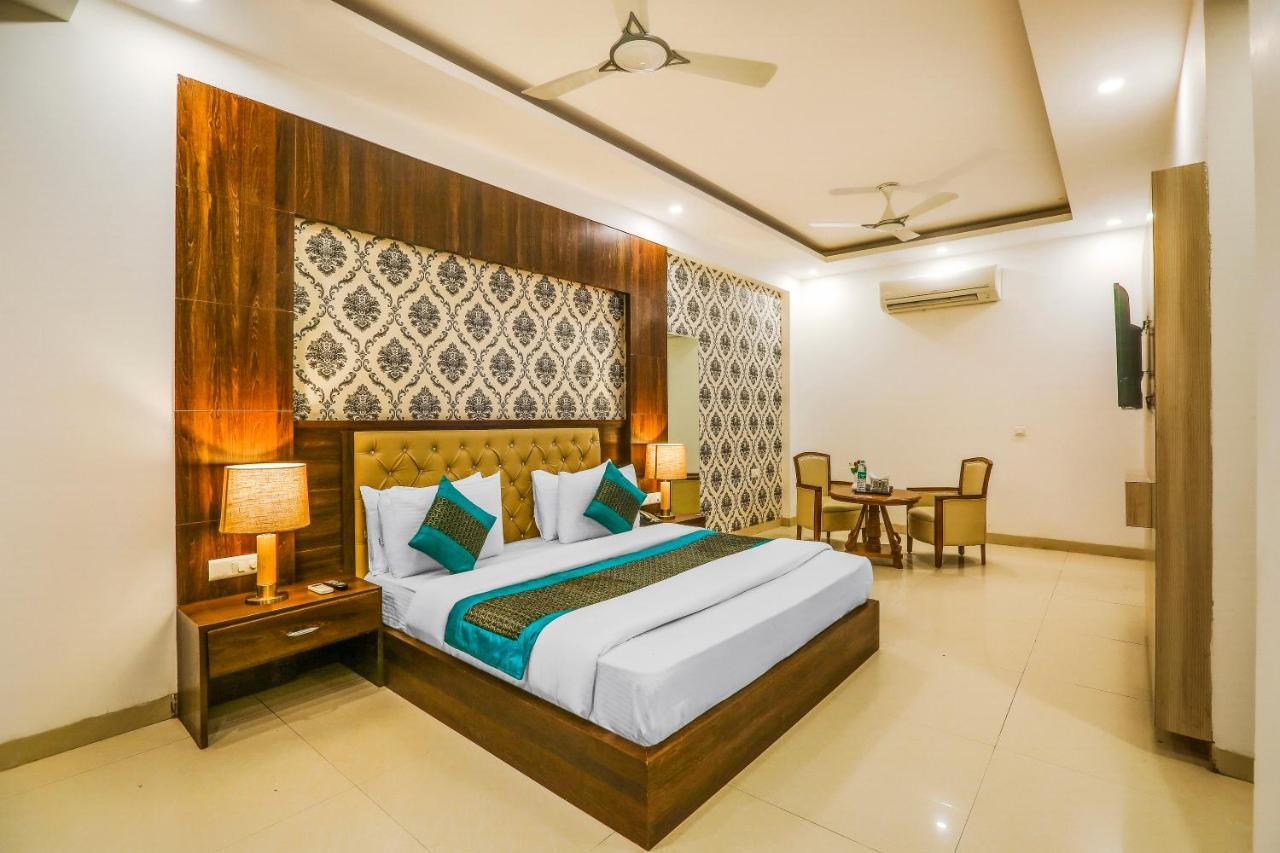 Hotel Almati - Near Delhi Airport