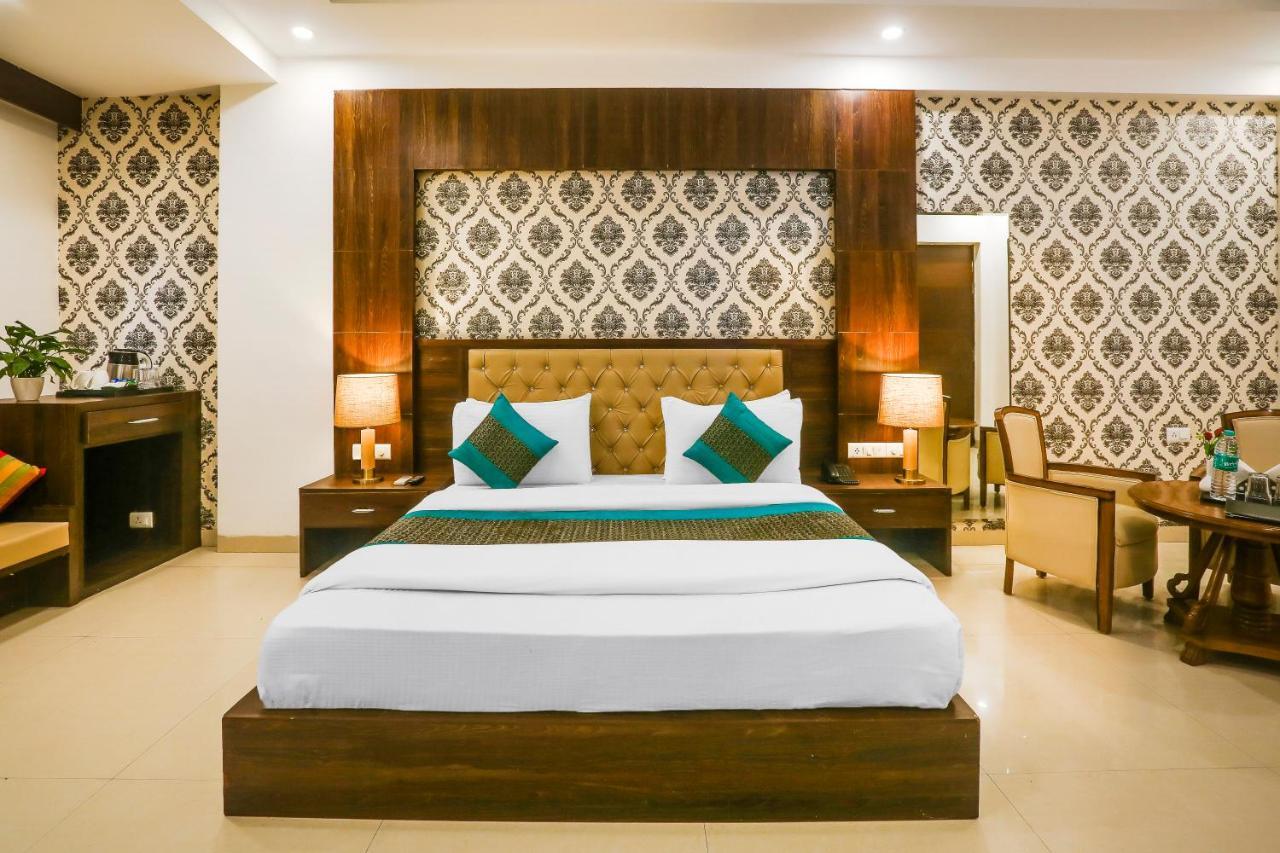 Almati - Near Delhi Airport Hotel 3*