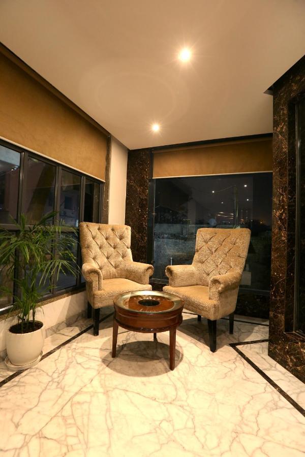 Almati - Near Delhi Airport