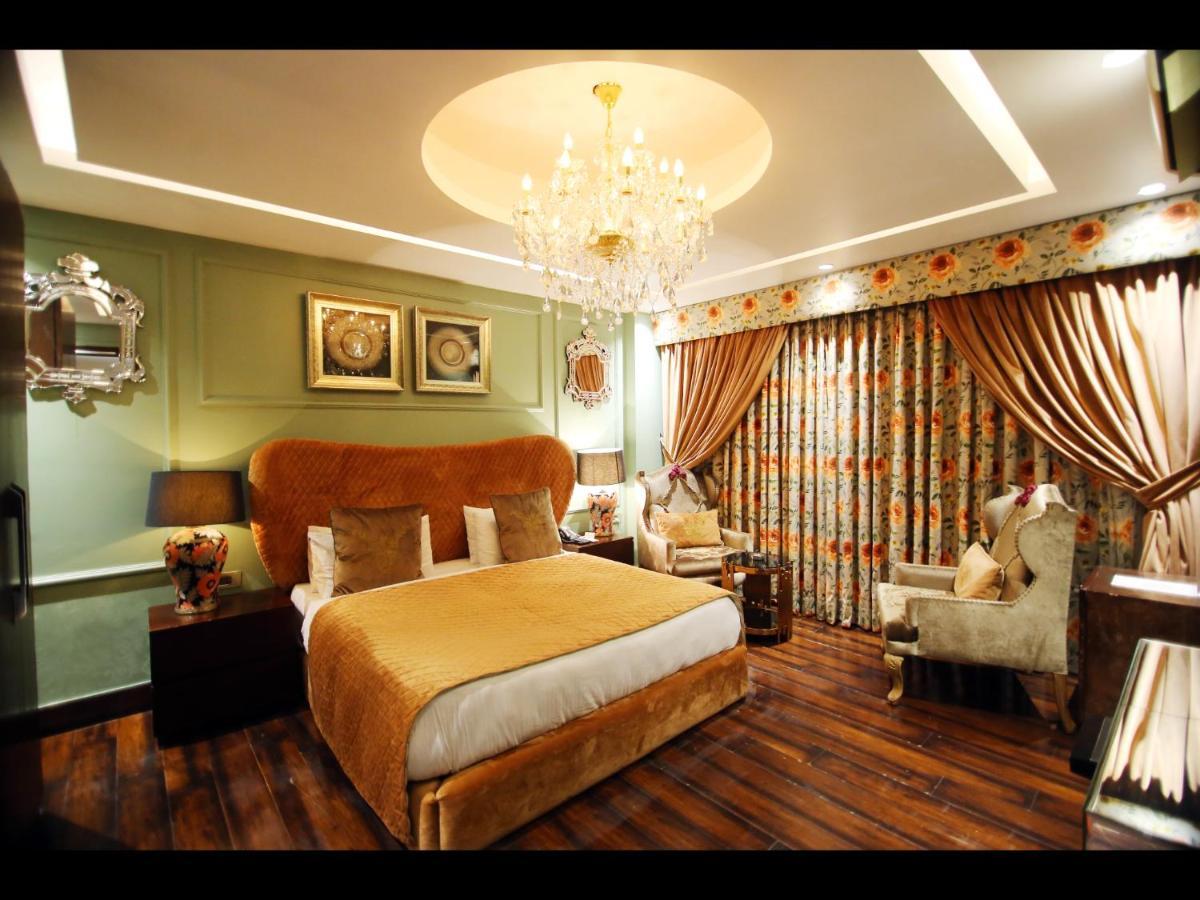 Ivy House 2*