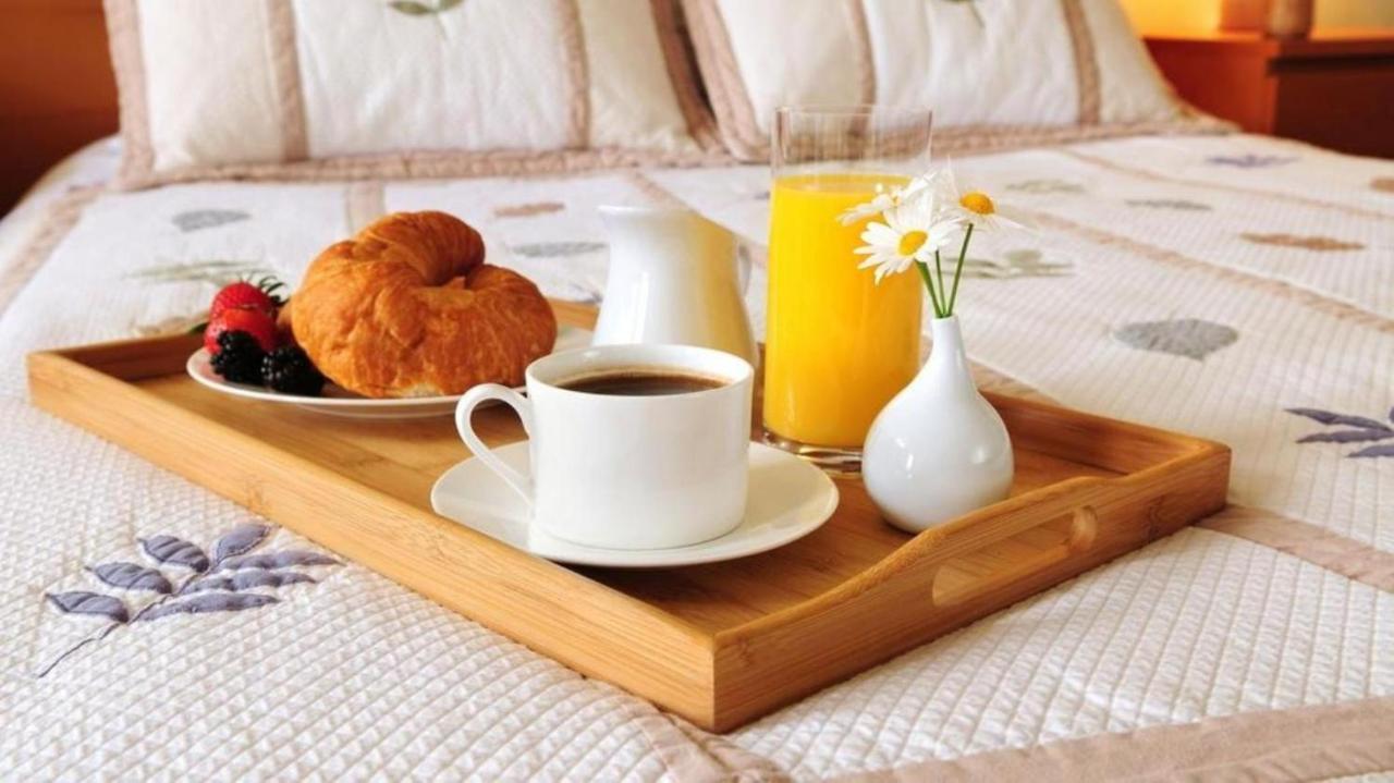 Airport Hotel Edge Home Stay