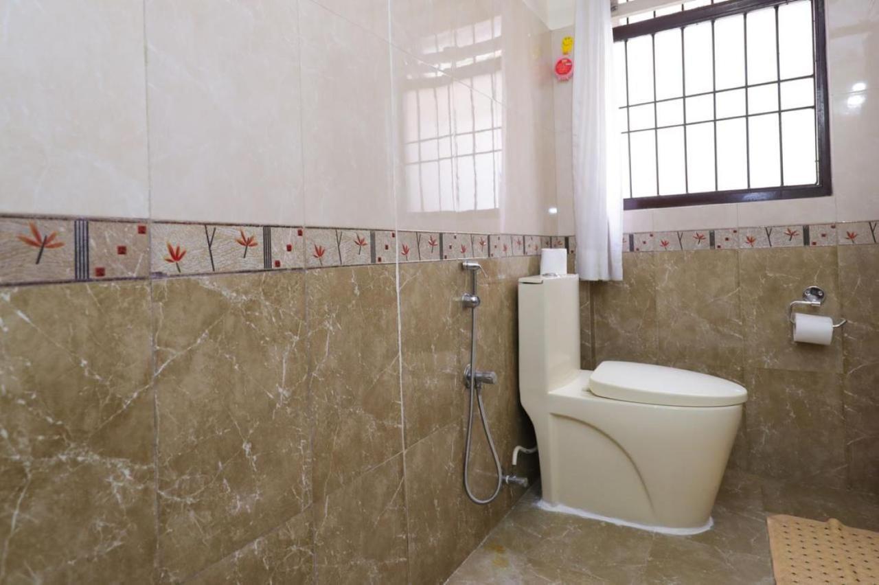 Airport Hotel Edge Home Stay
