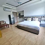 Redrose Homestay