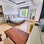 Redrose Homestay