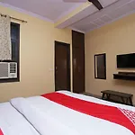 Oyo 37262 Akash Guest House