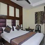 Oyo 6124 Lord Krishna Dx Inn