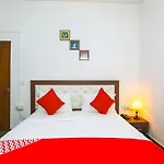 Oyo 62702 Golden Home Stay