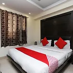 Oyo 2373 Hotel D Inn