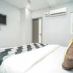 Hotel White Snapper