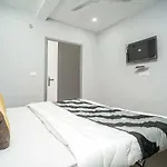 Hotel White Snapper