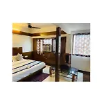 Vishal Hotel G H