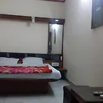 Hotel Yes Please Lodge