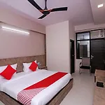 Collection O 76623 Pushpanjali Residency