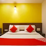 Oyo Svaruchi Inn Near M2K Cinemas Rohini