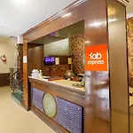 Fabexpress Welcome Palace Near New Delhi Railway Station