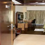 The Golden Palms Hotel & Spa, Delhi