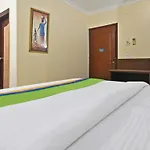 Treebo Trend Conclave Comfort Kailash Colony