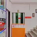 Oyo 81168 Collection O Dwarka Mor
