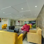 Townhouse Oak Hotel Dev Palace