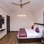 Suites Admiral Delhi Airport