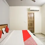 Oyo 73756 Fusion Inn Burari