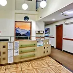 Oyo Townhouse 690 Hotel Admire Inn