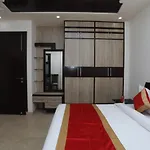 Oyo 10960 Hotel Royal India