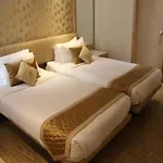Stellar Resorts
