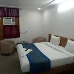 Airport Hotel Breeze