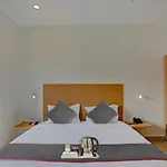 Oyo Townhouse 409 Brostay Meera Bagh