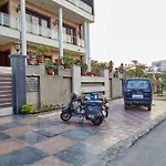 Kapoor Residency